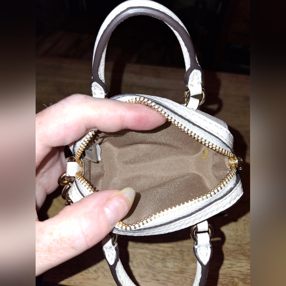 Coach strawberry mini Rowan bag - Picture 7 of 11